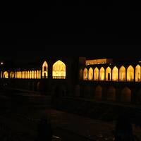 پل خواجو در شب